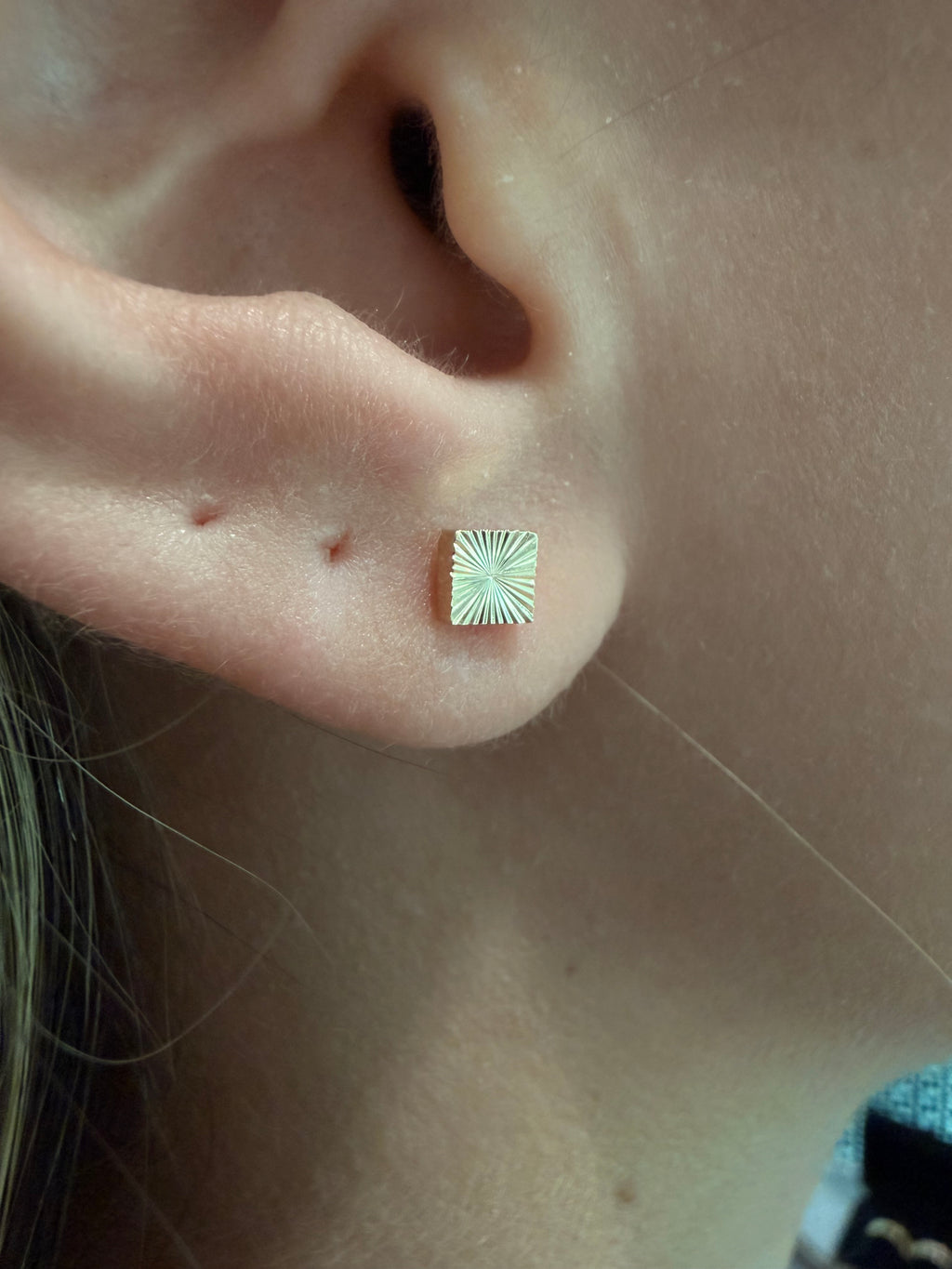 Topos Sol Cuadrados 4mm unisex